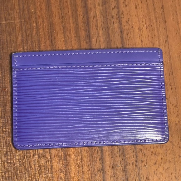 Louis Vuitton Epi Vibrant Purple Card Holder - Picture 2 of 4